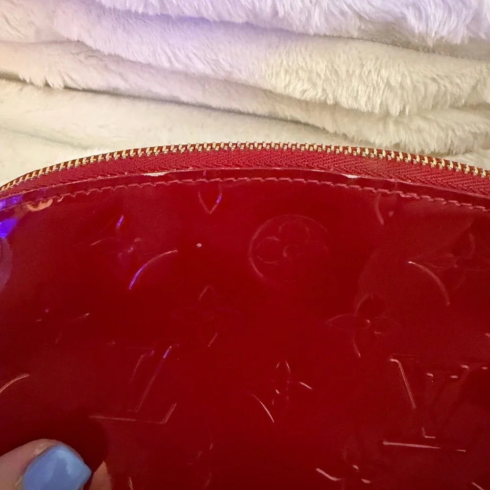 Louis Vuitton Monogram Vernis Cosmetic Pouch in ruby red